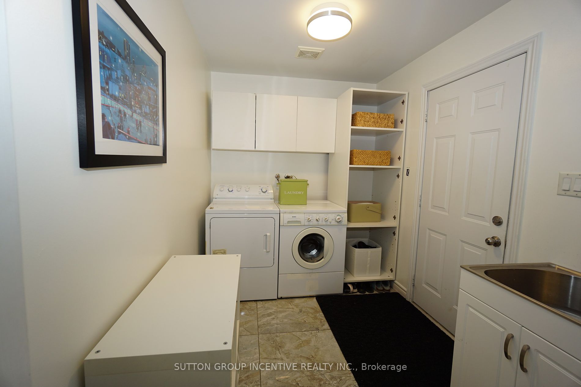 23 Sovereign's Gate