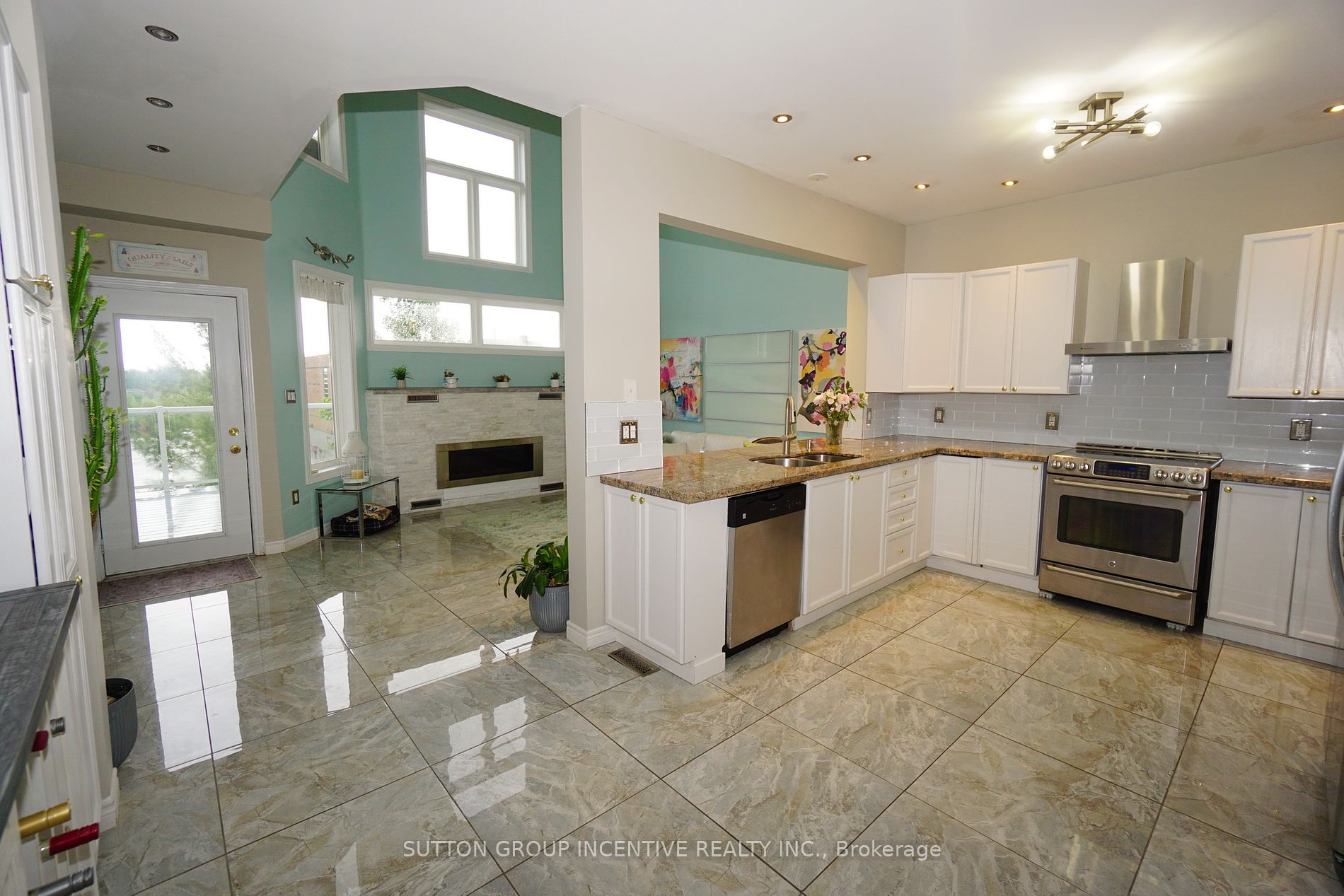 23 Sovereign's Gate