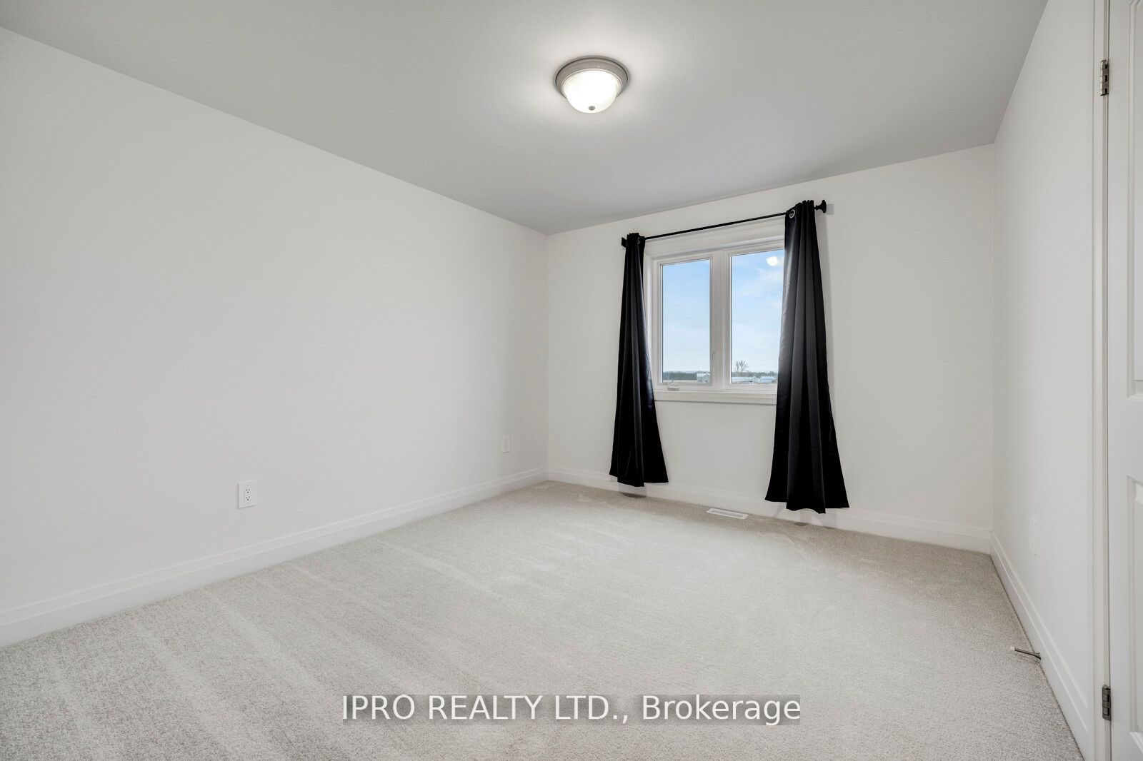 76 Ritchie Cres