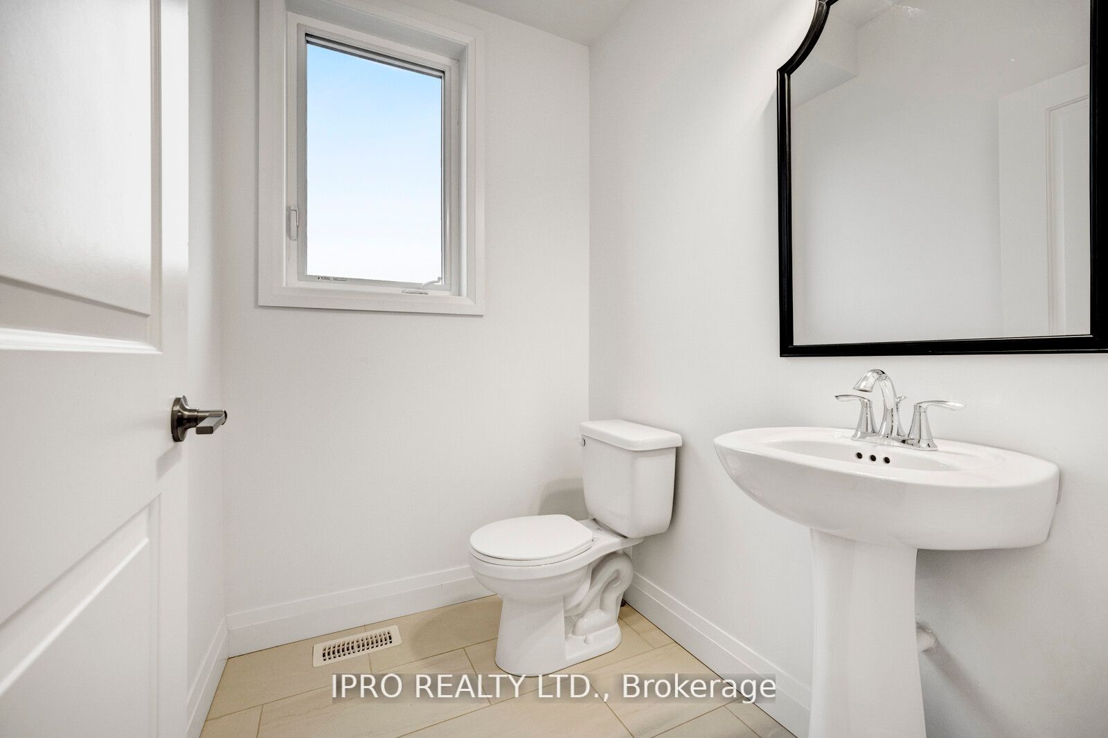 76 Ritchie Cres