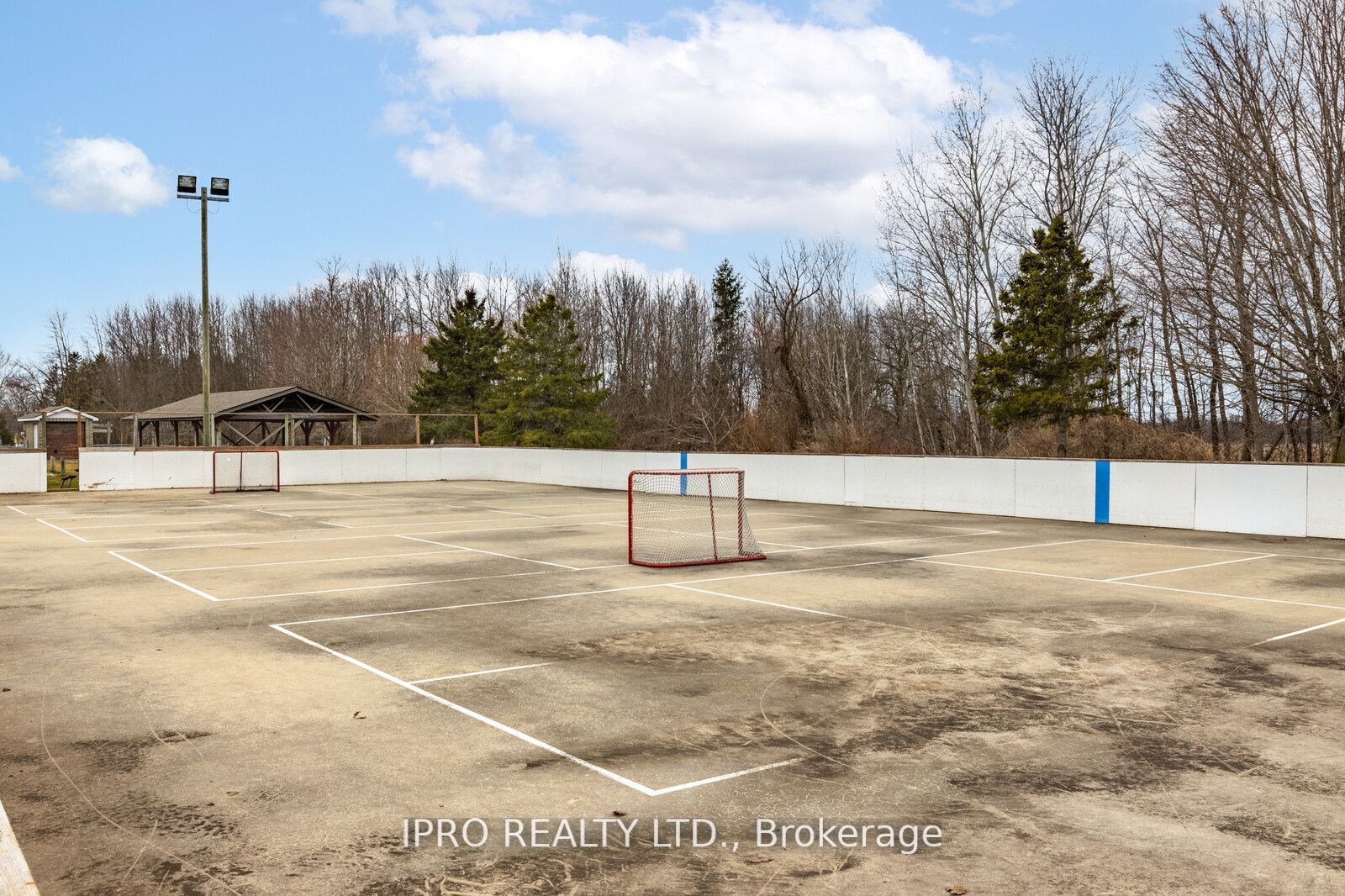 76 Ritchie Cres