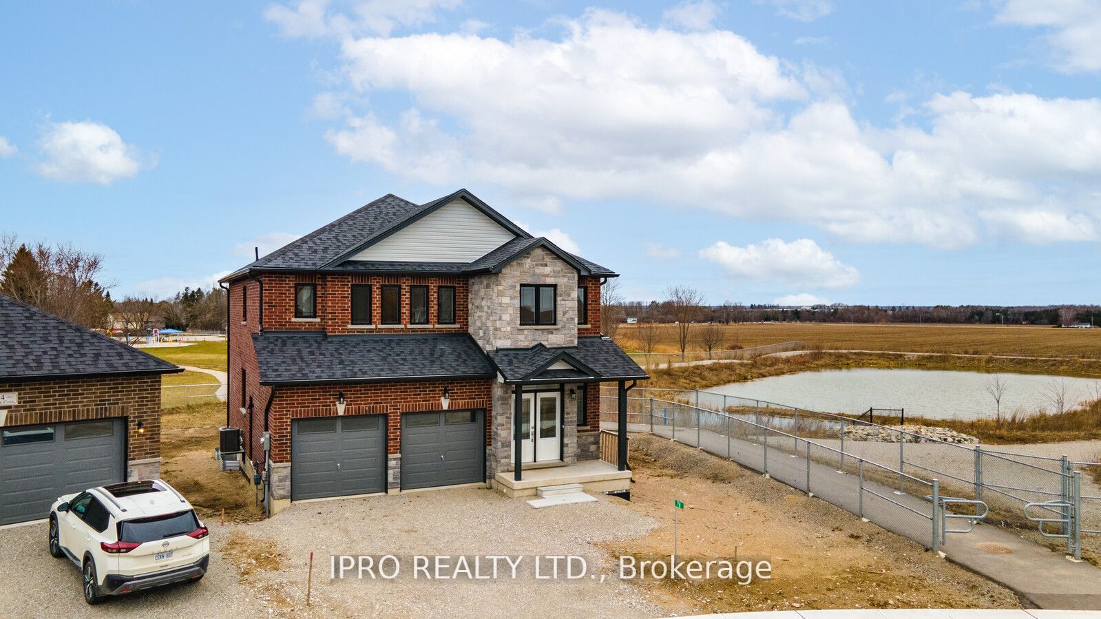 76 Ritchie Cres