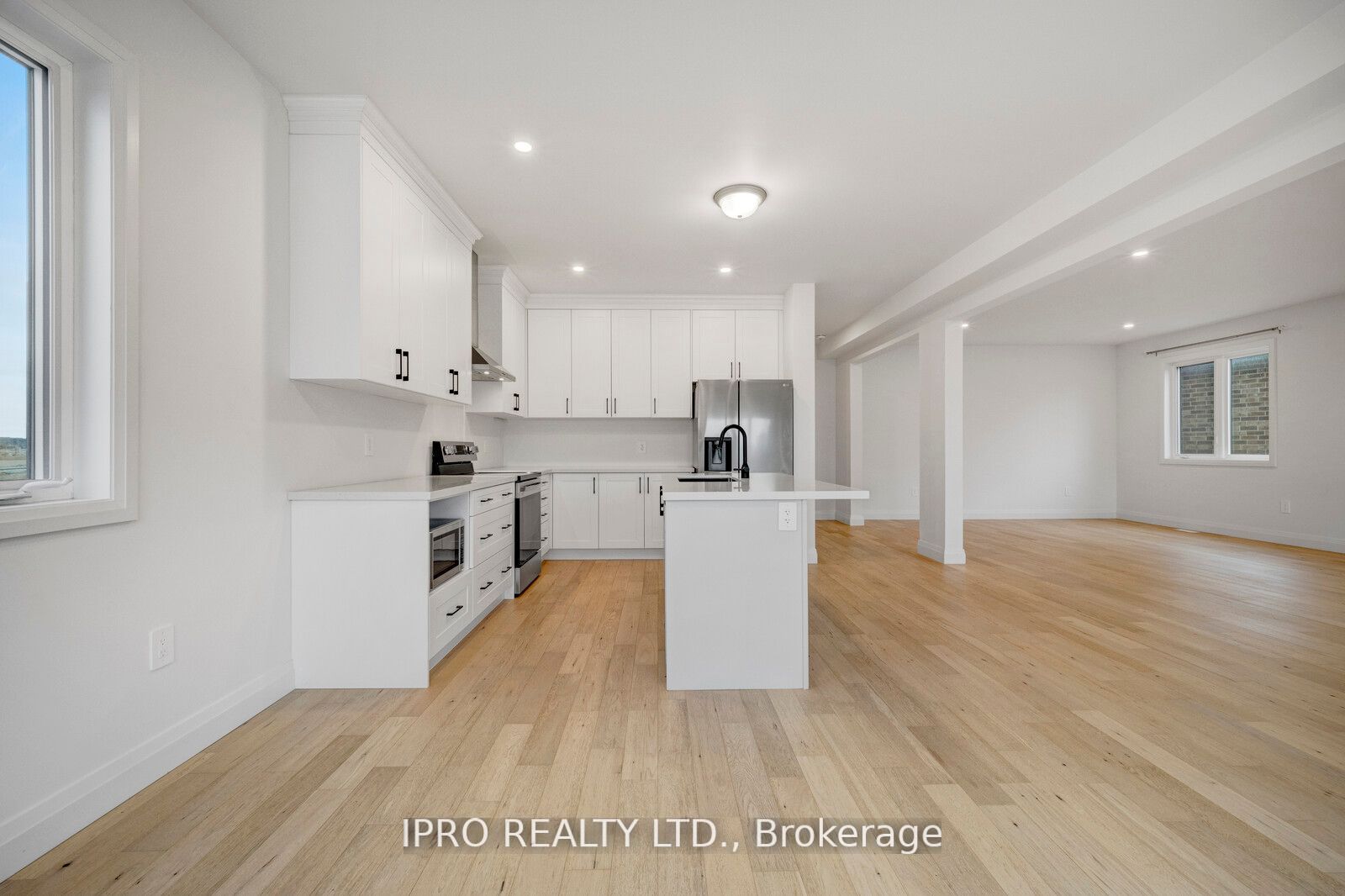 76 Ritchie Cres