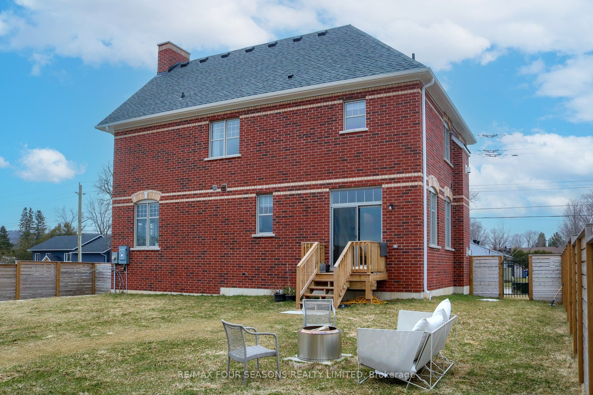 46 Francis Street E