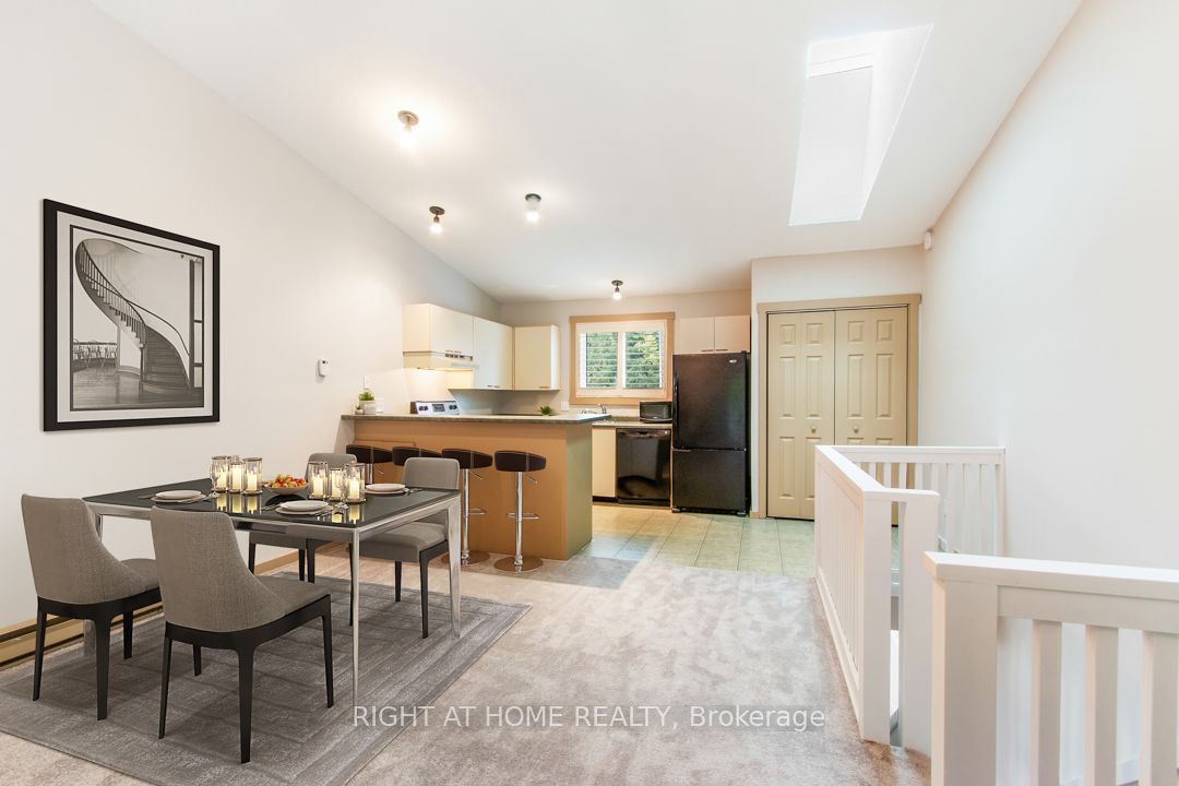 12 Dawson Dr, #403