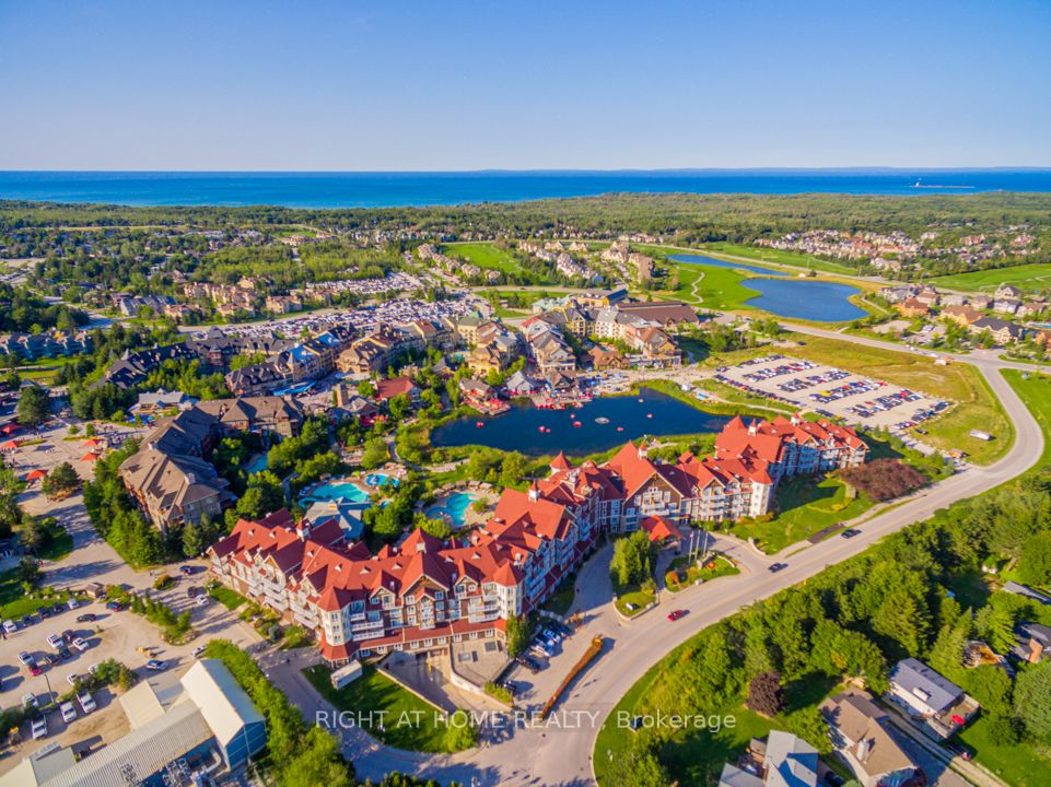 12 Dawson Dr, #403