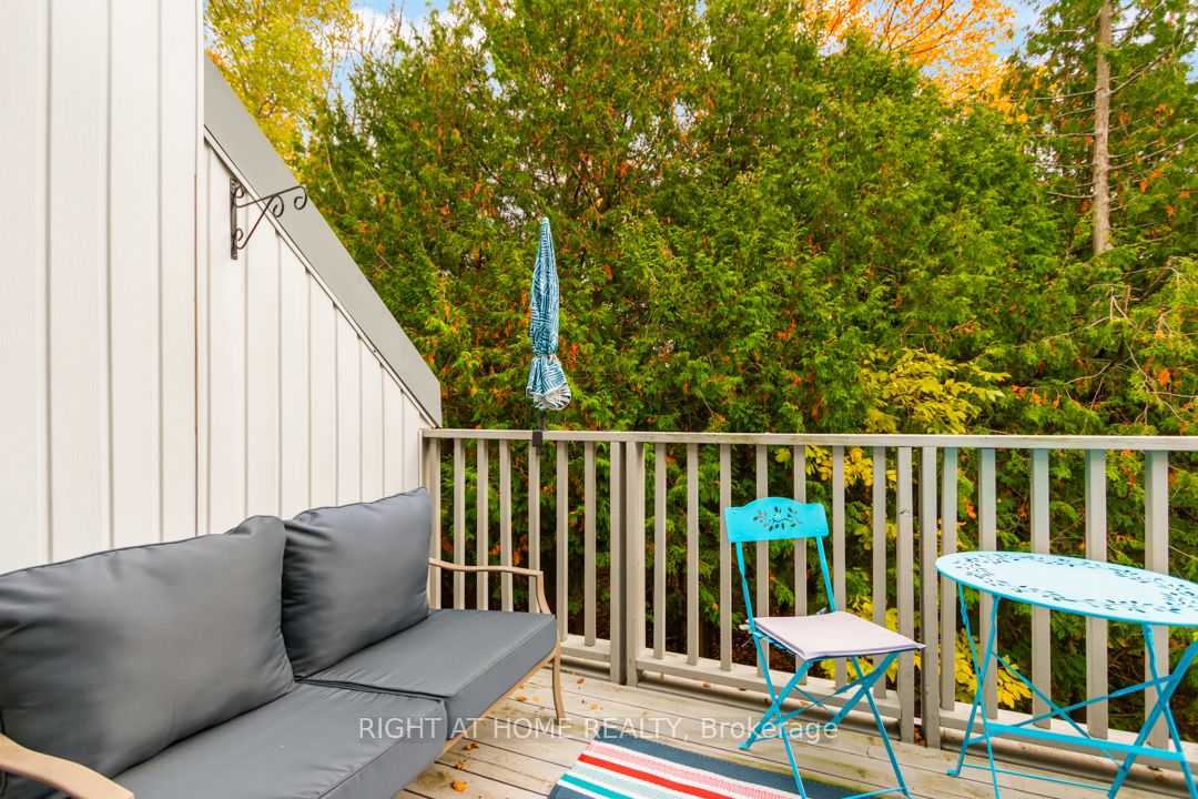12 Dawson Dr, #403