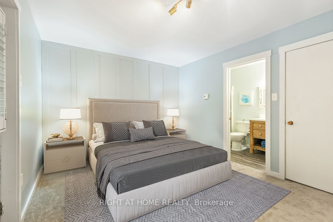 12 Dawson Dr, #403
