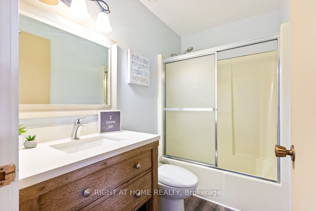 12 Dawson Dr, #403