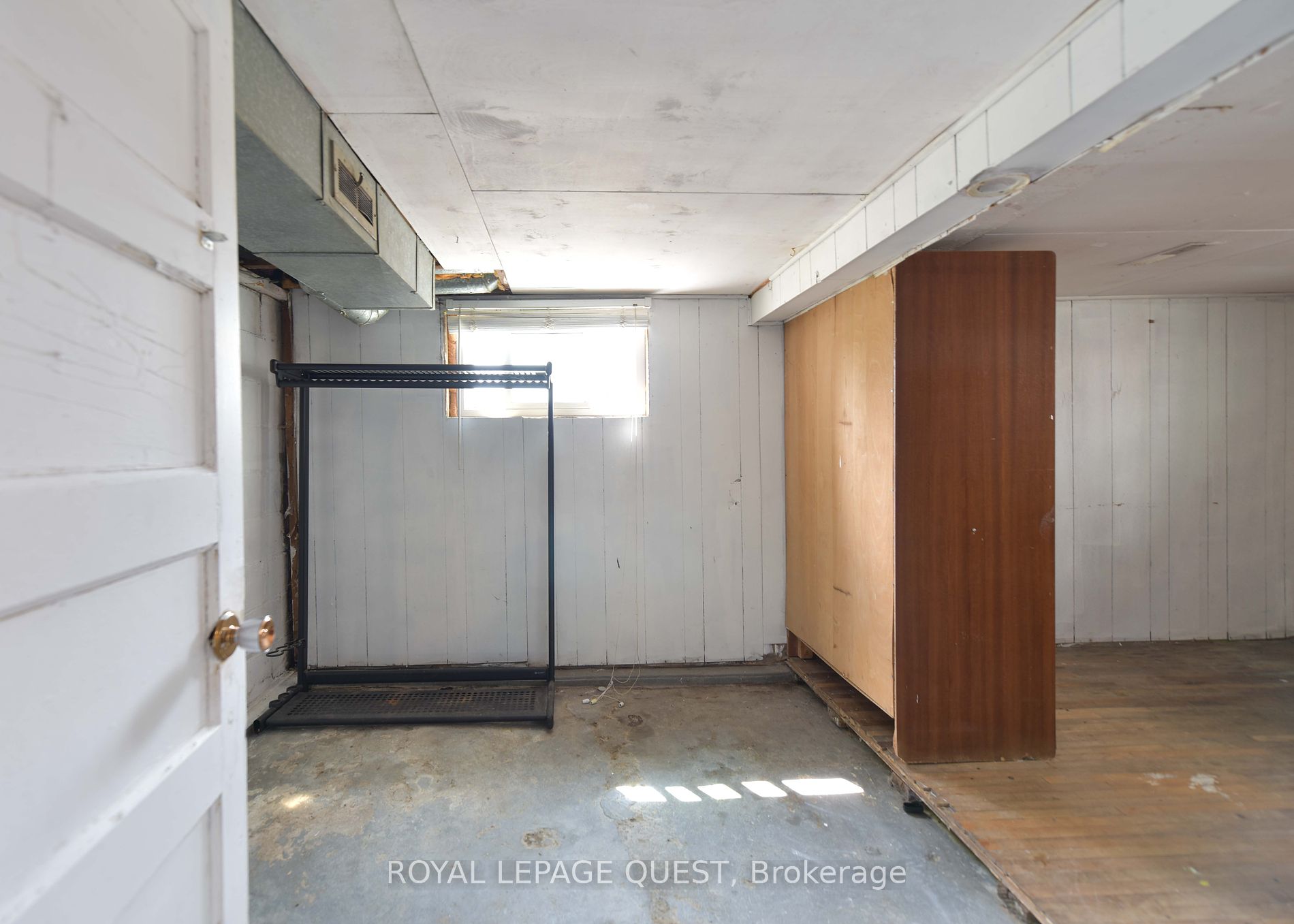 103 Mississaga Street W