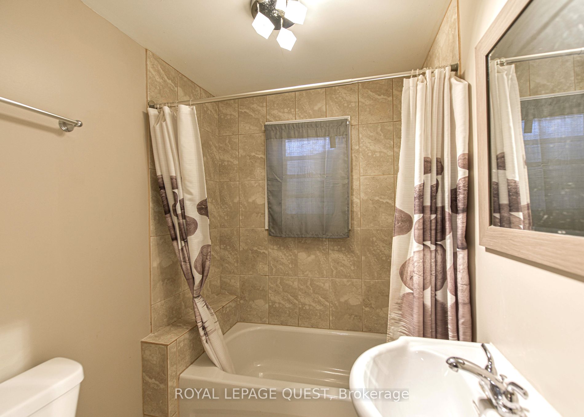 103 Mississaga Street W