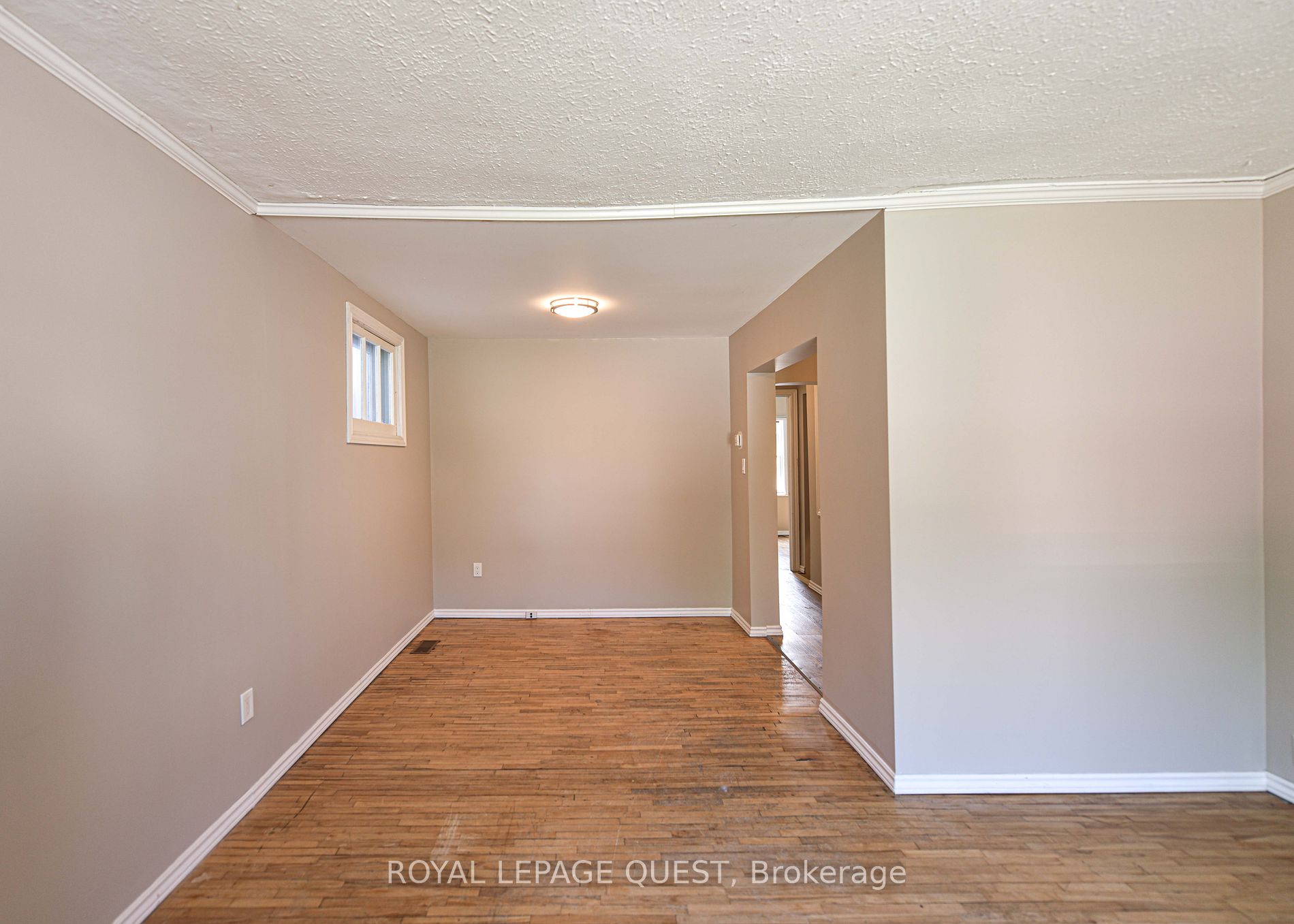 103 Mississaga Street W