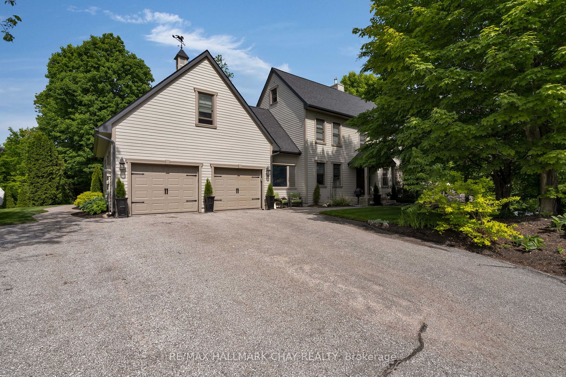 9 Bridle Path