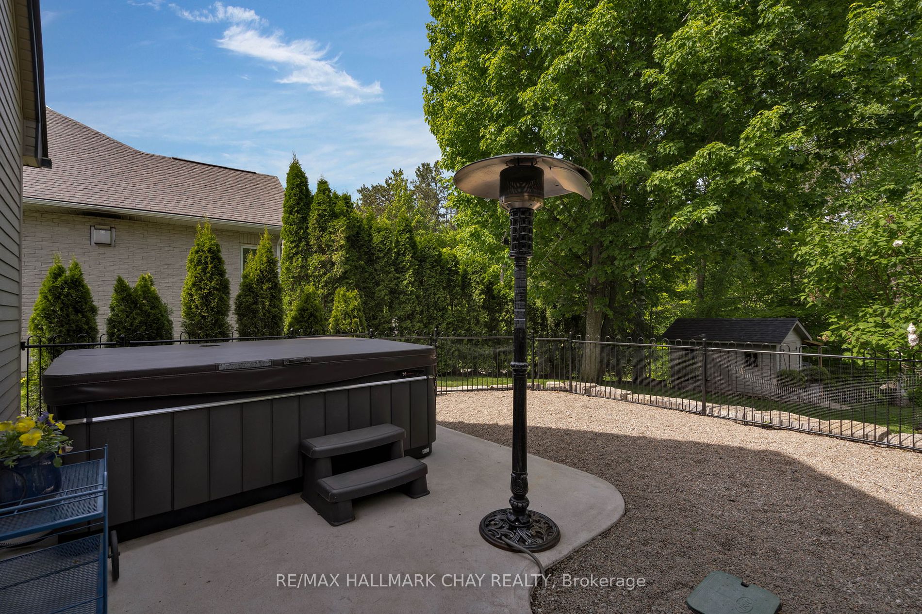 9 Bridle Path