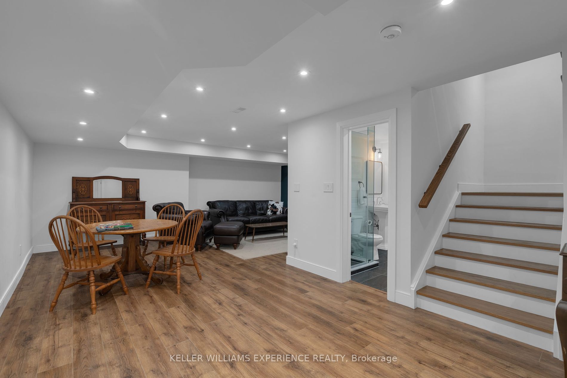 98 Shanty Bay Road