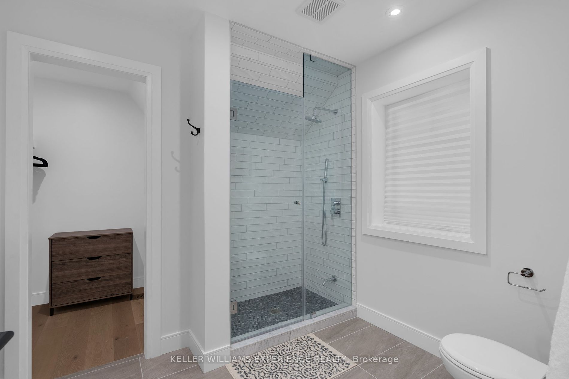 98 Shanty Bay Road