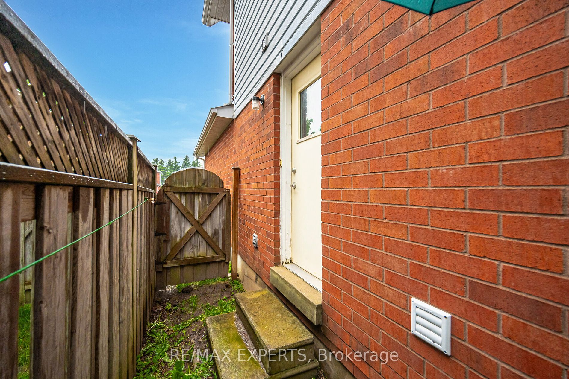 42 Quance Street