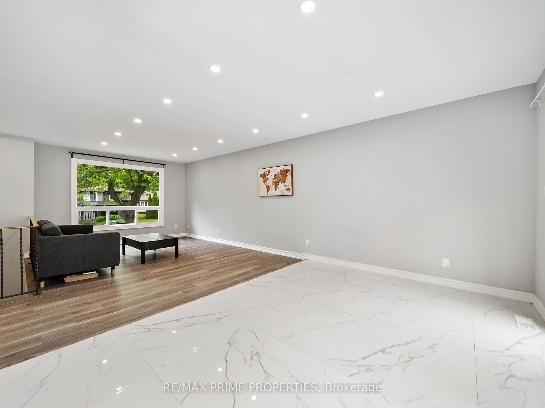 691 Glen Cres