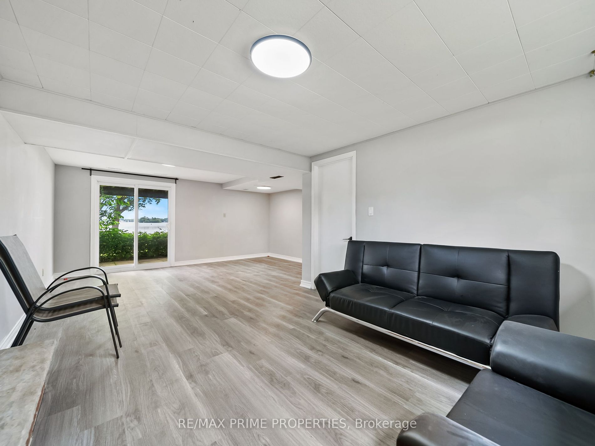 691 Glen Cres