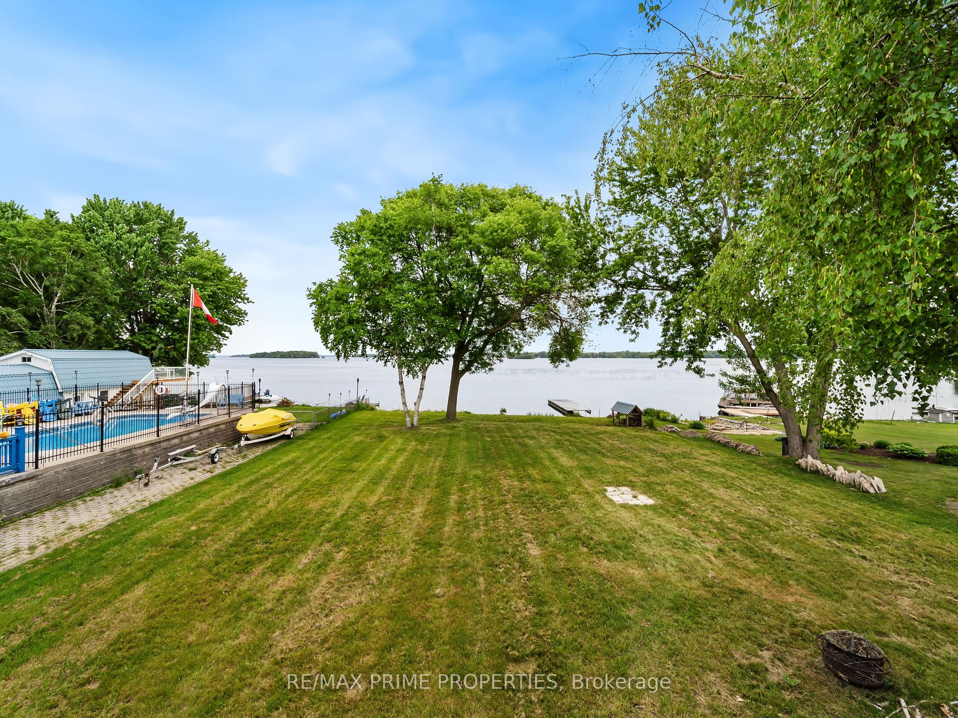691 Glen Cres