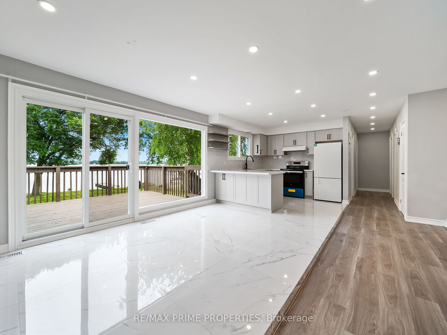 691 Glen Cres