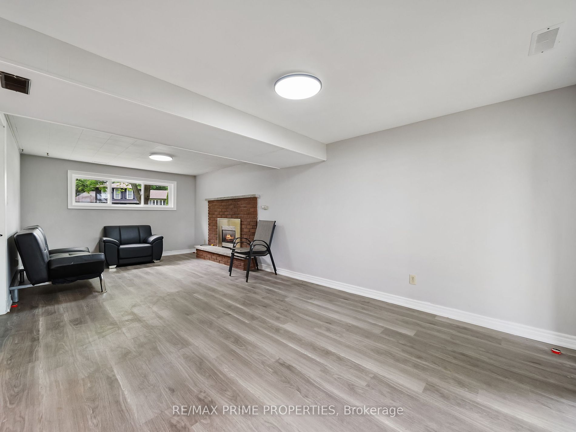 691 Glen Cres