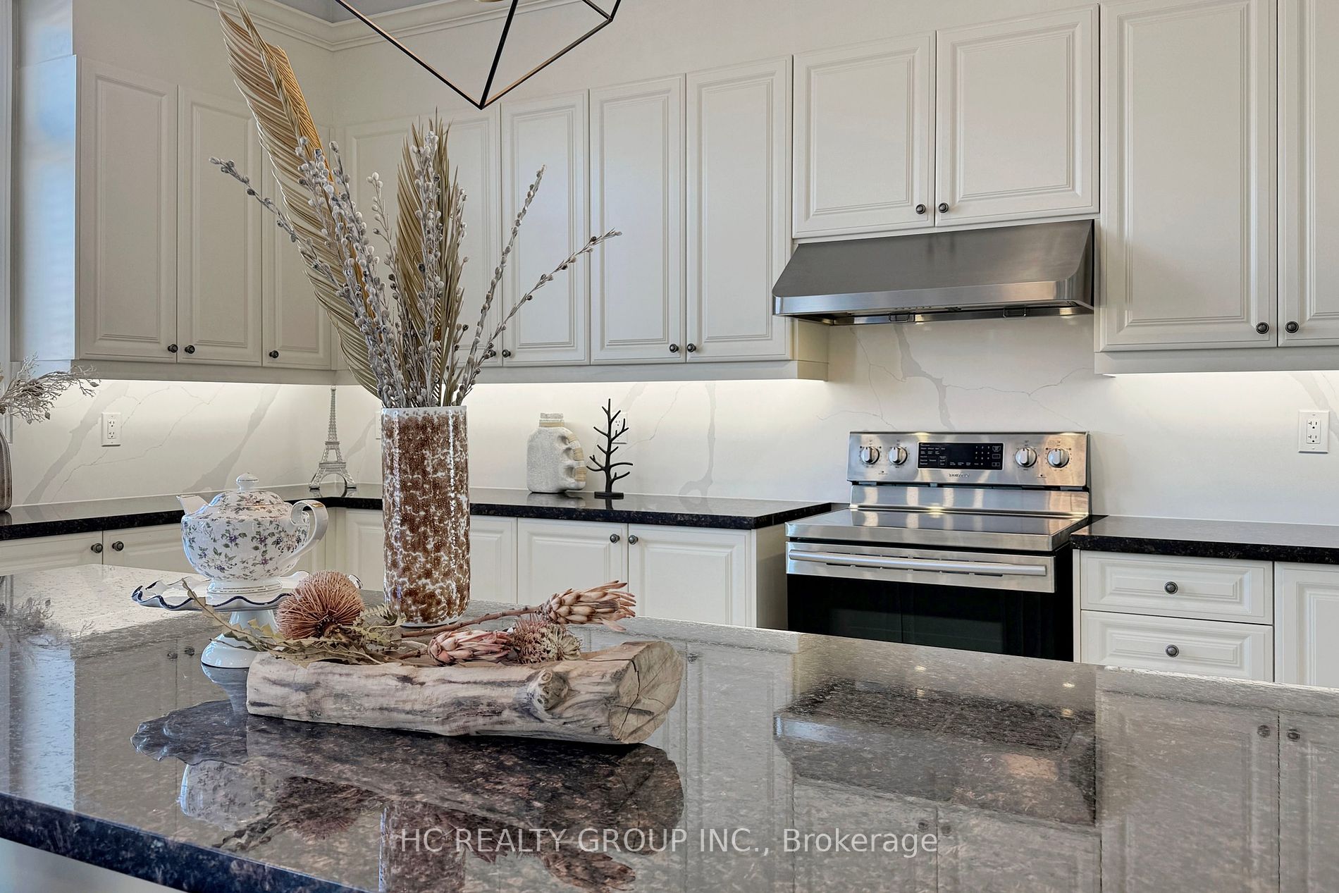 56 Redmond Cres