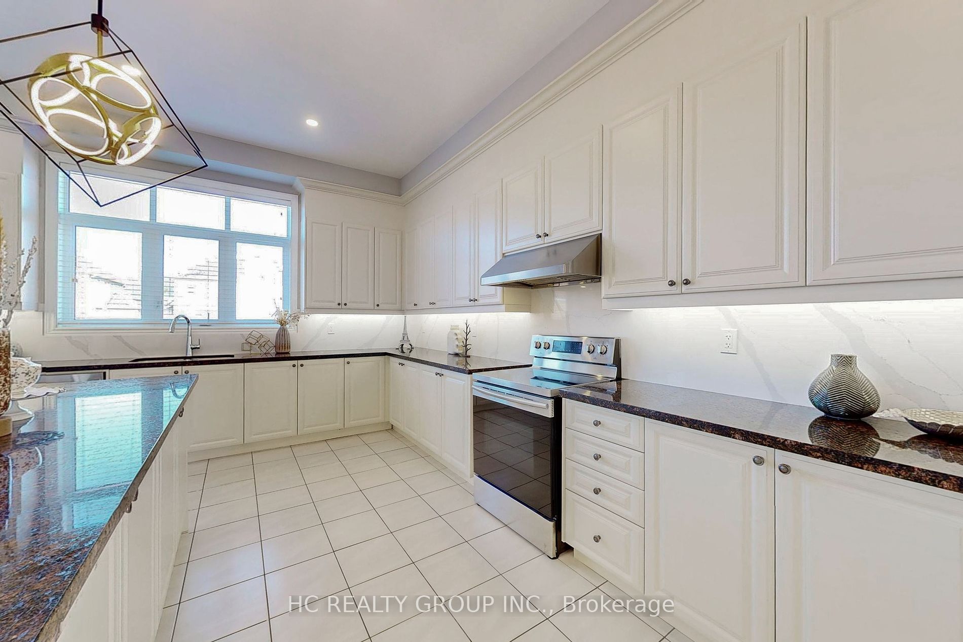 56 Redmond Cres