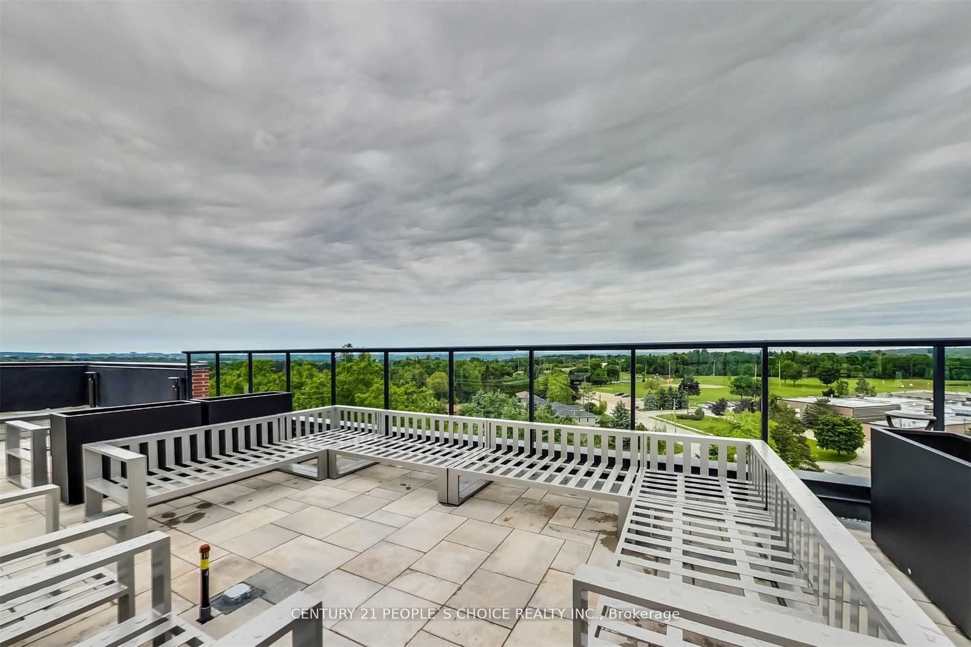681 Yonge St, #528