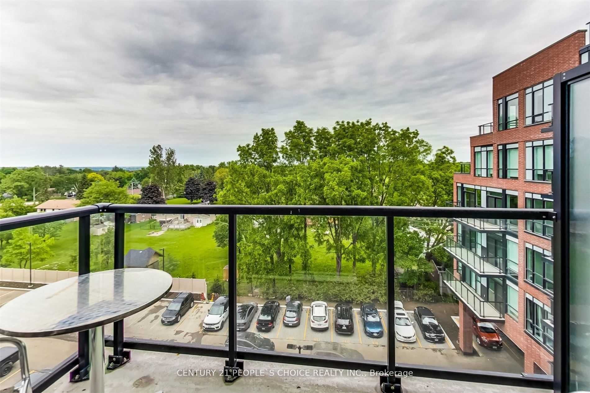 681 Yonge St, #528