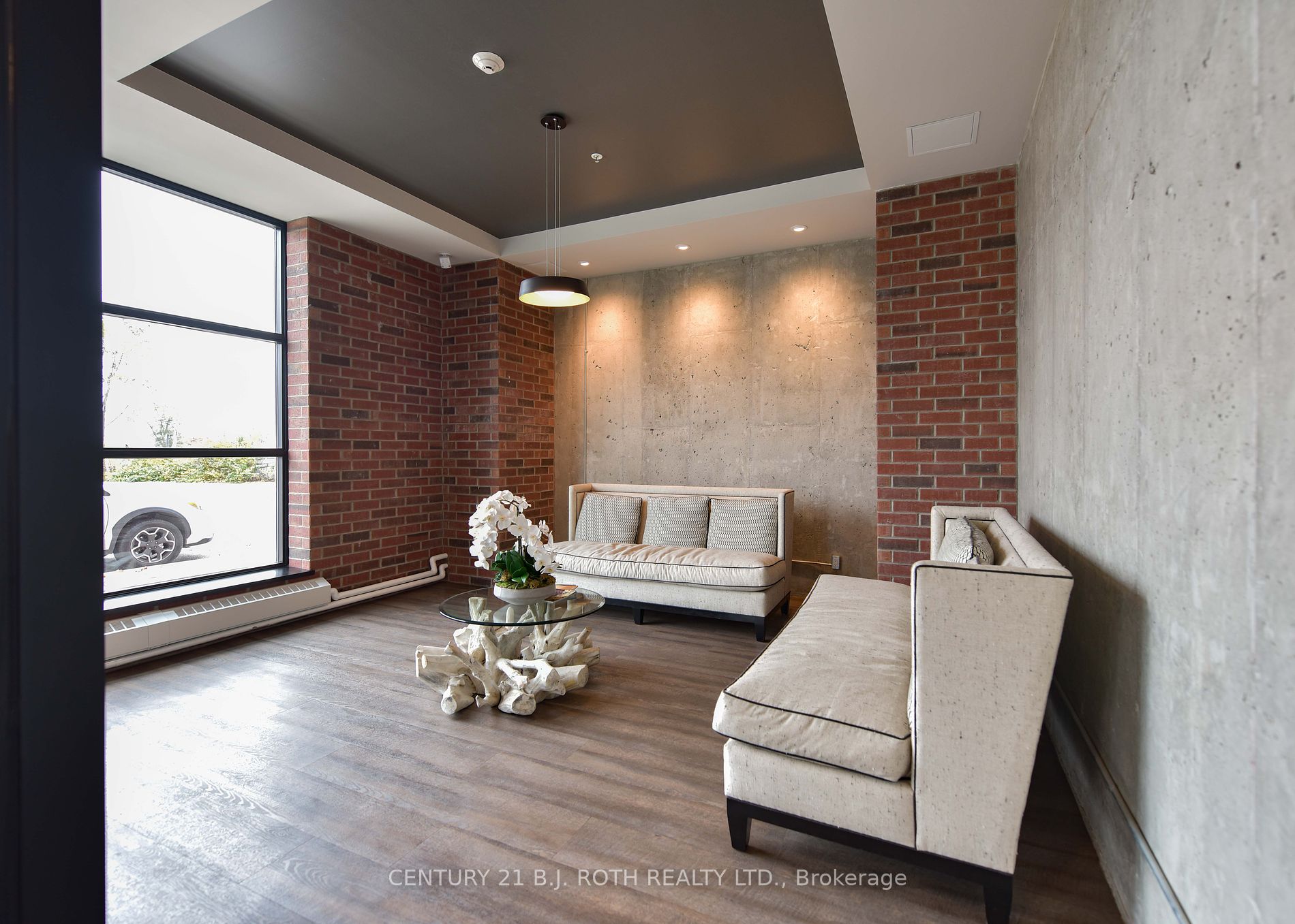 21 Matchedash St S, #209