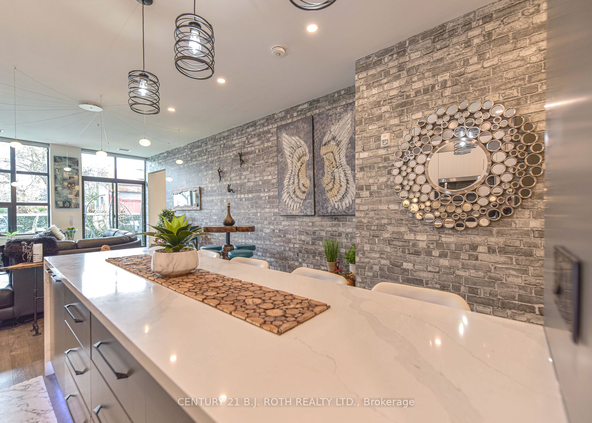 21 Matchedash St S, #209