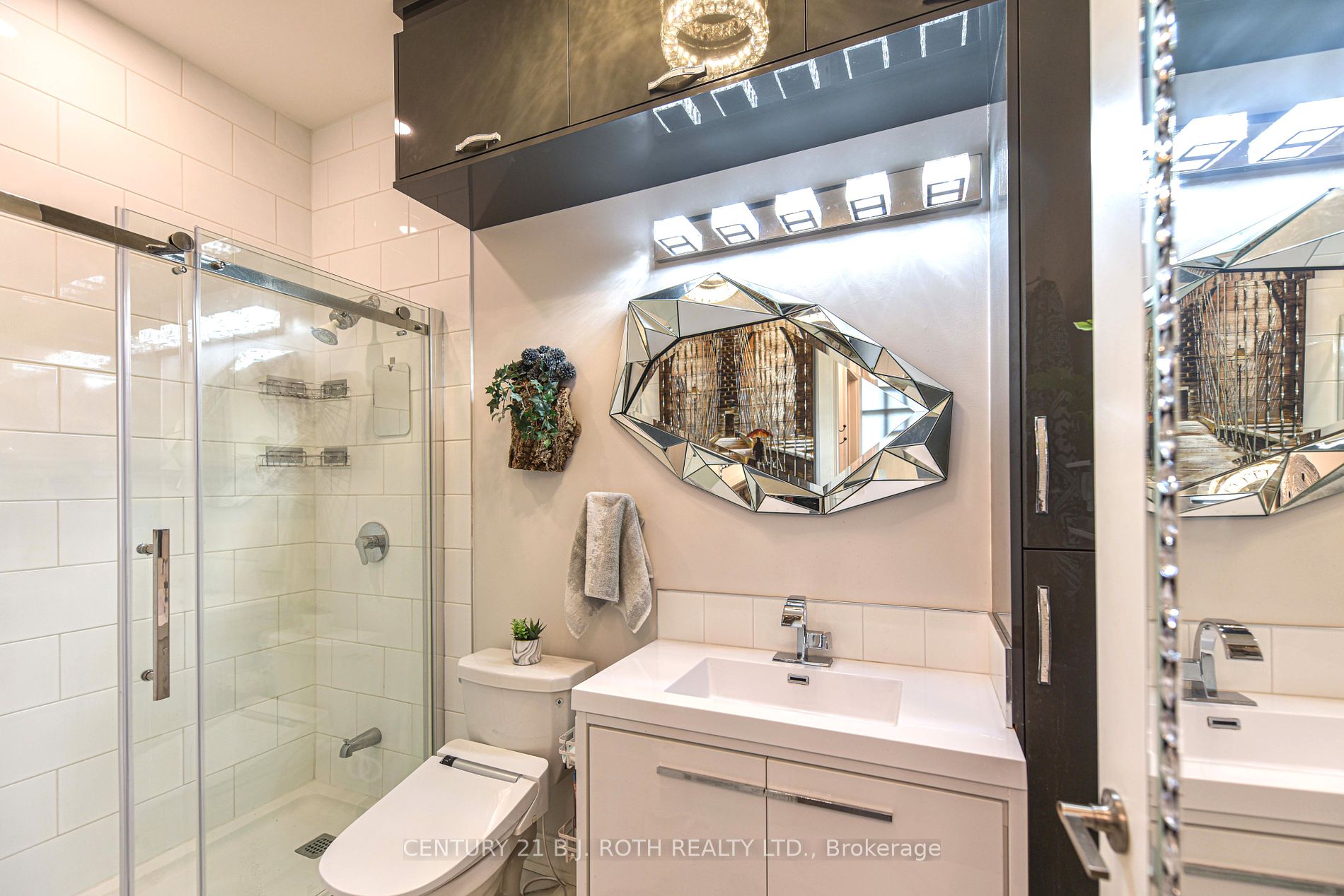 21 Matchedash St S, #209