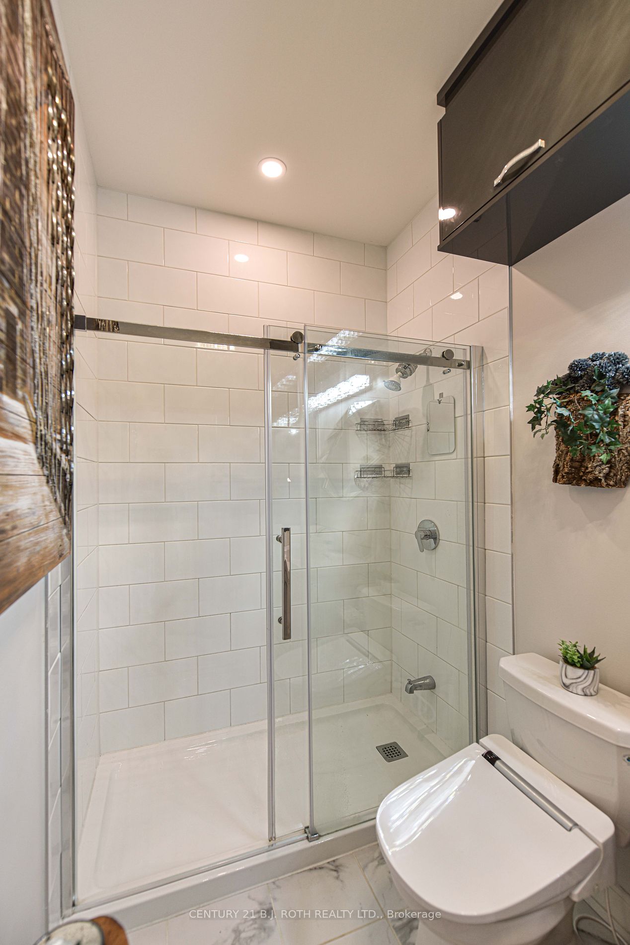 21 Matchedash St S, #209