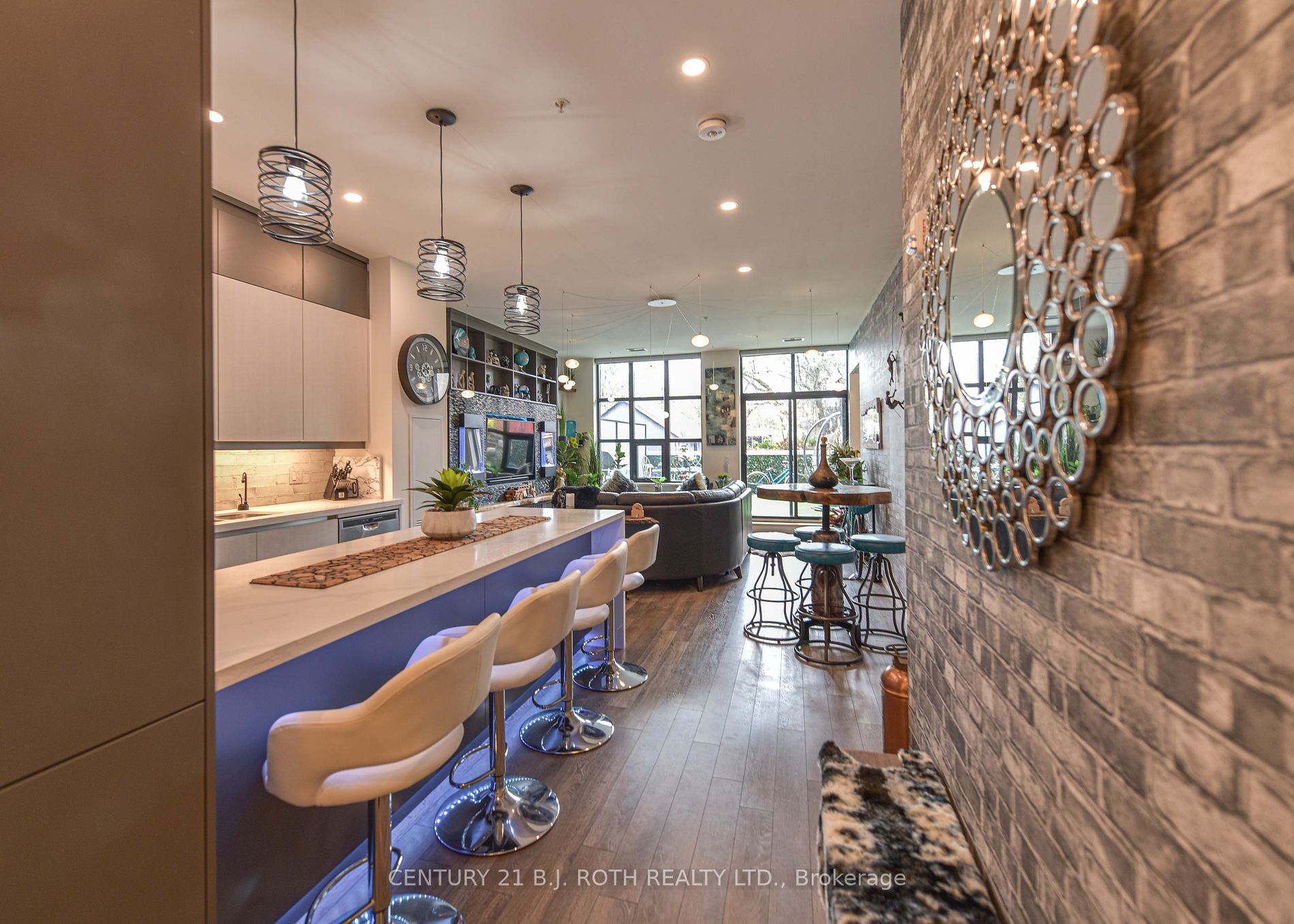 21 Matchedash St S, #209