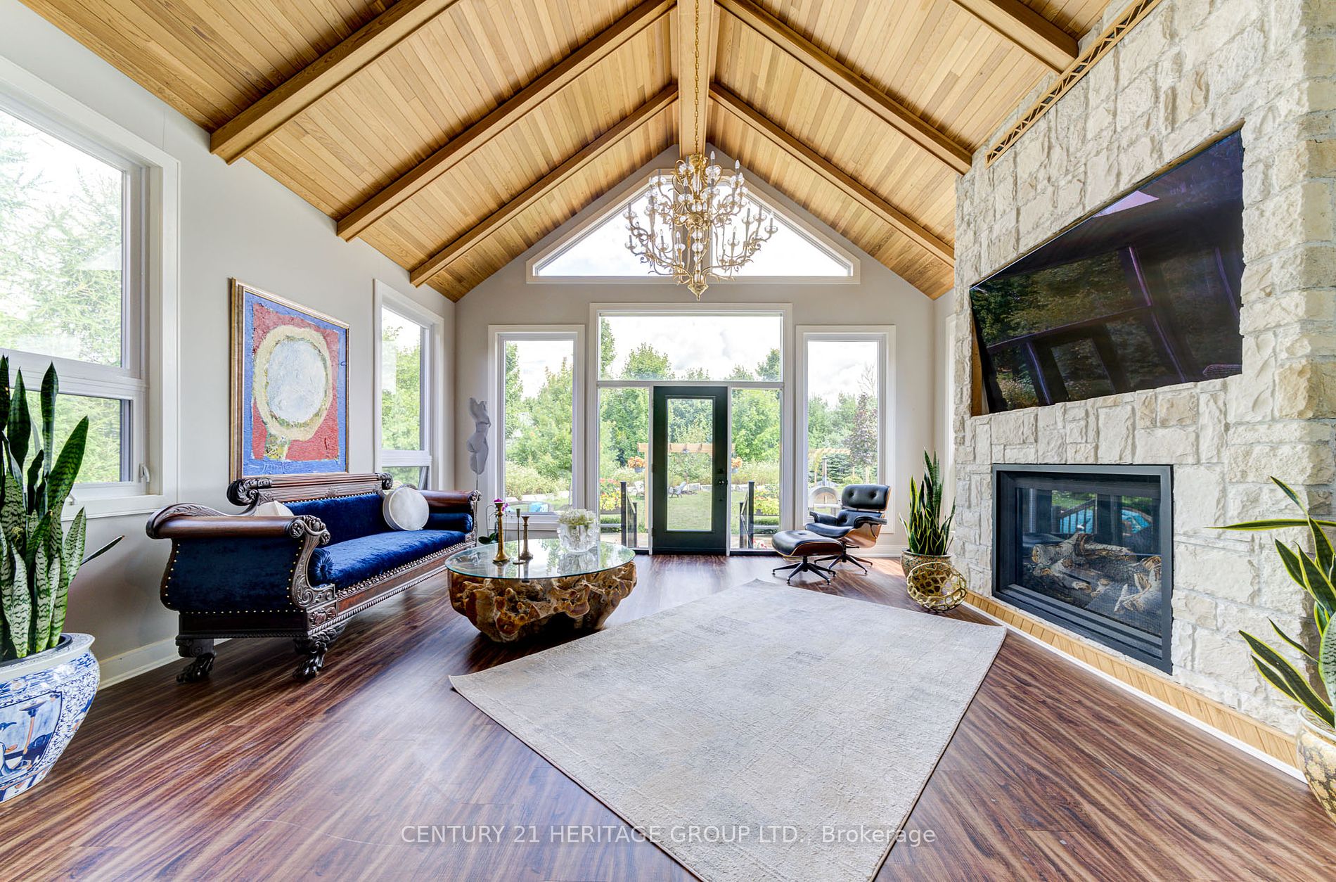 158 Mennill Drive
