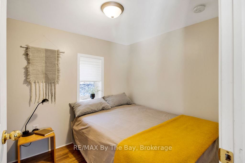 125 River Road E