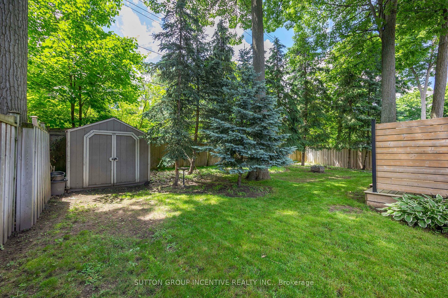 33 Glen Oak Crt