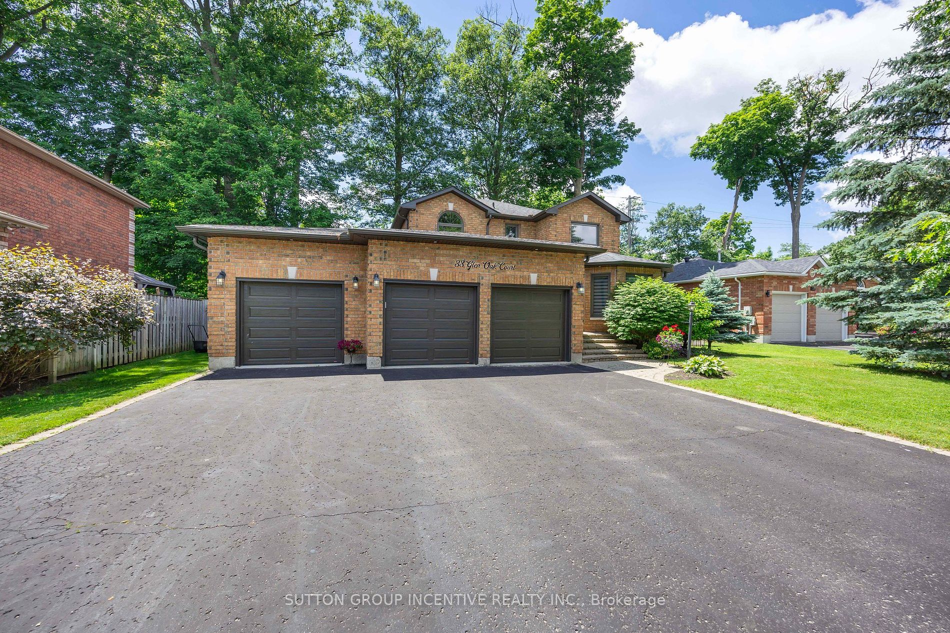 33 Glen Oak Crt