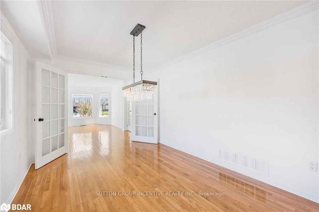 33 Glen Oak Crt