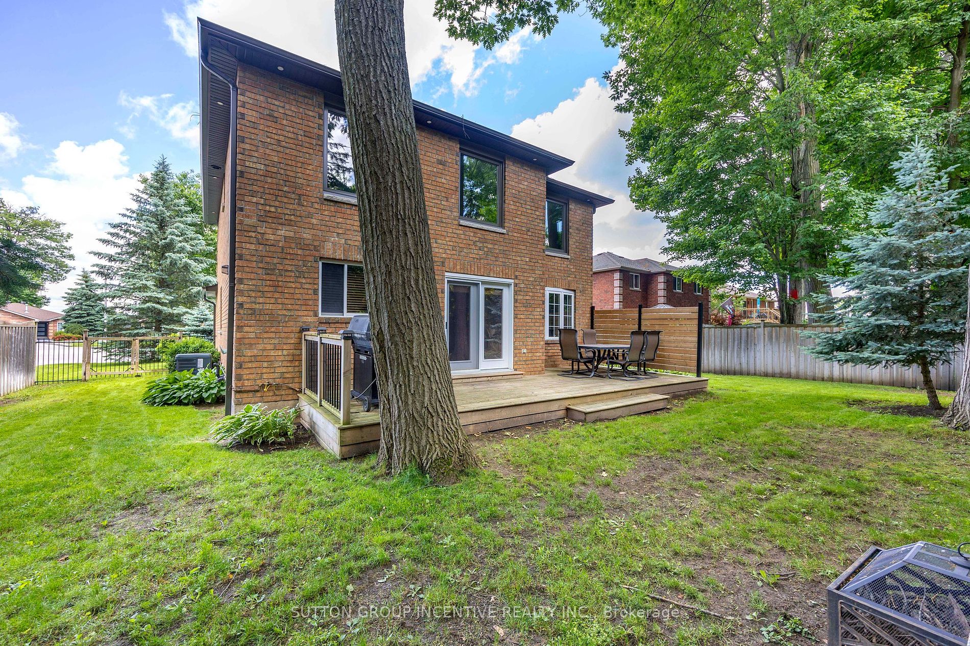 33 Glen Oak Crt