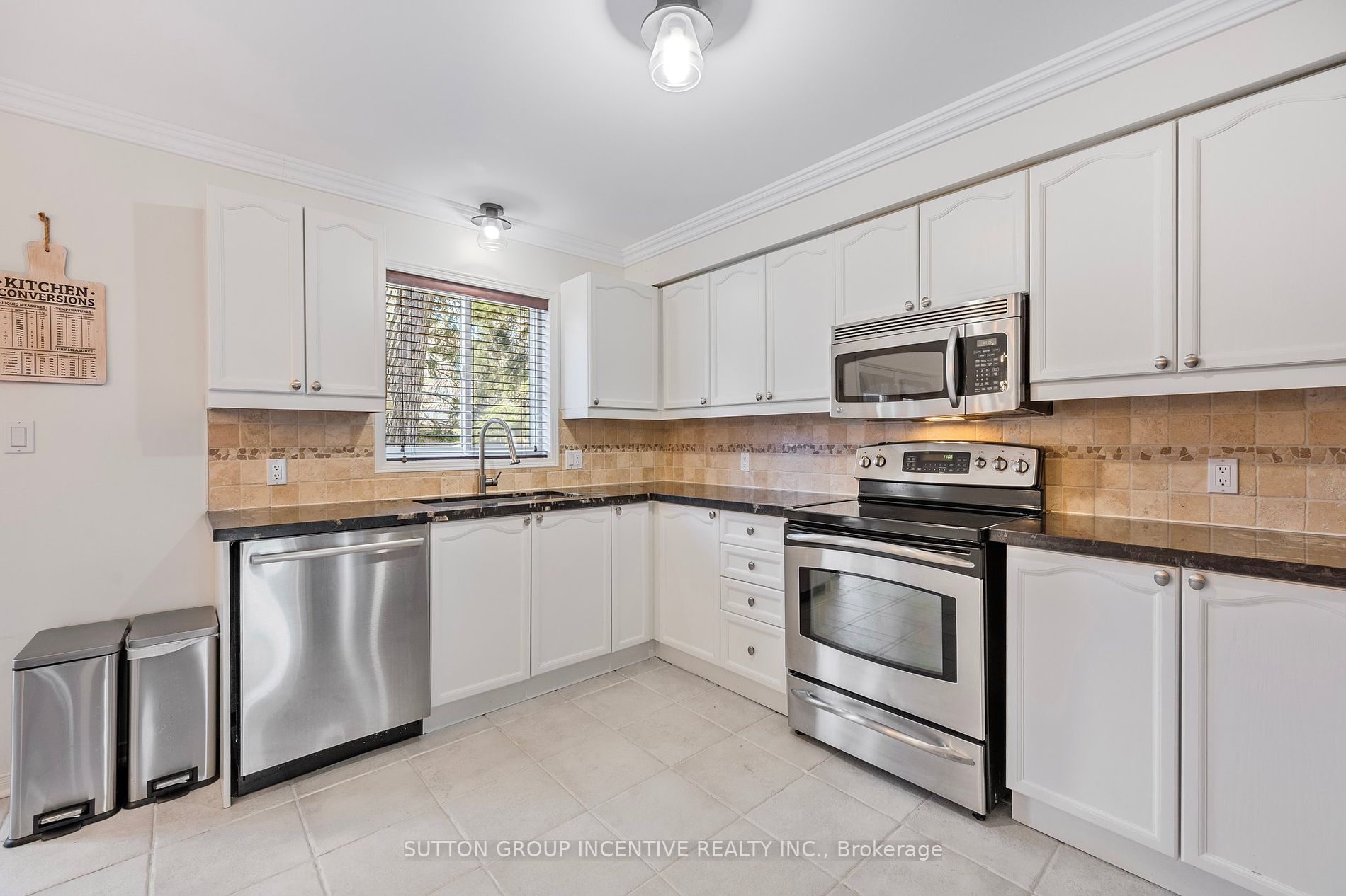 33 Glen Oak Crt