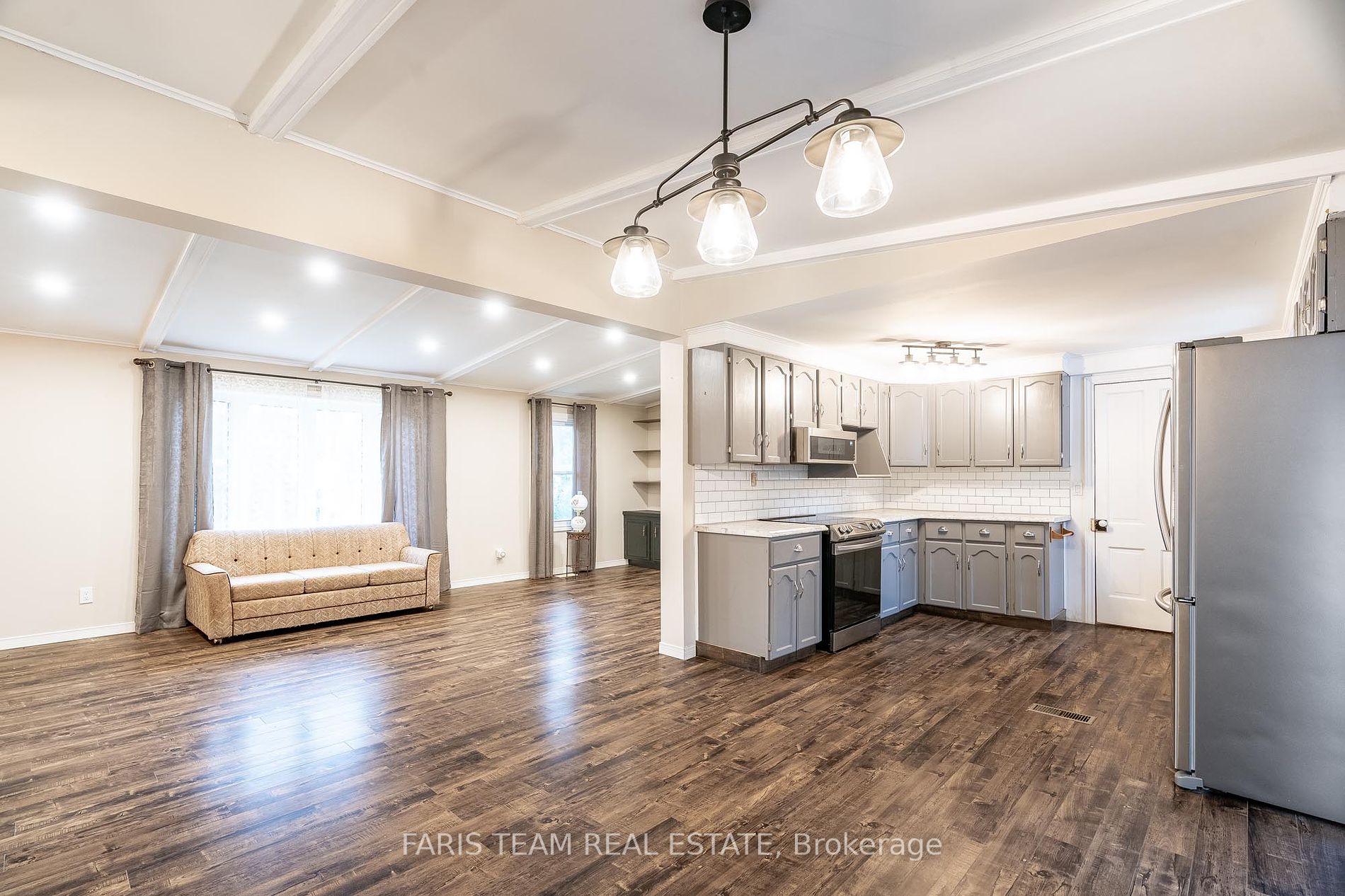 3 Murray Drive