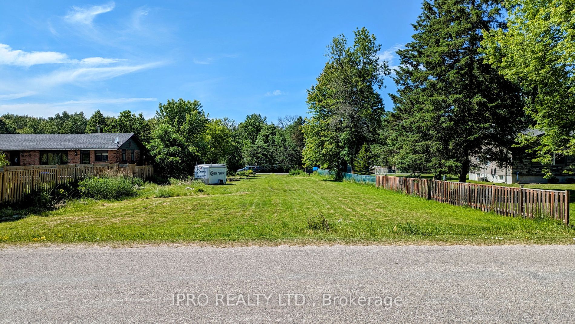 3356 Flos Four Rd W