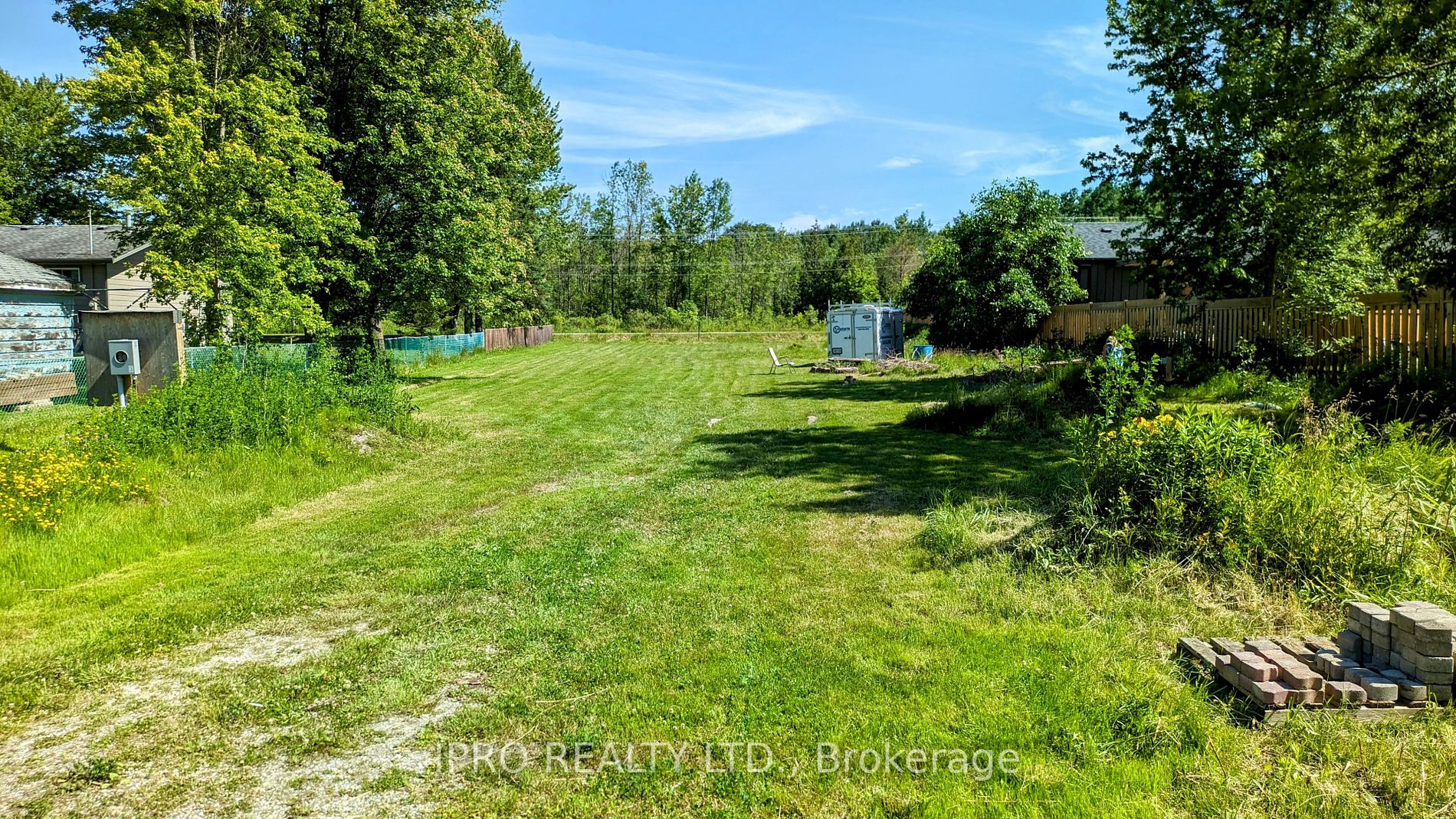 3356 Flos Four Rd W