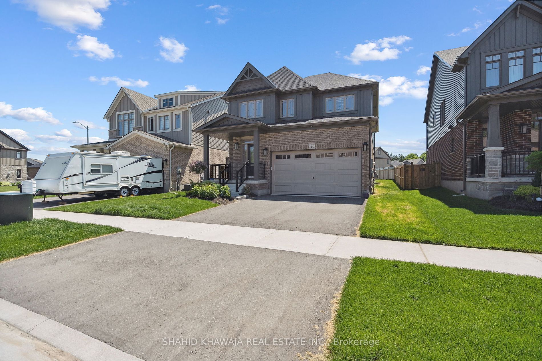 123 Plewes Dr
