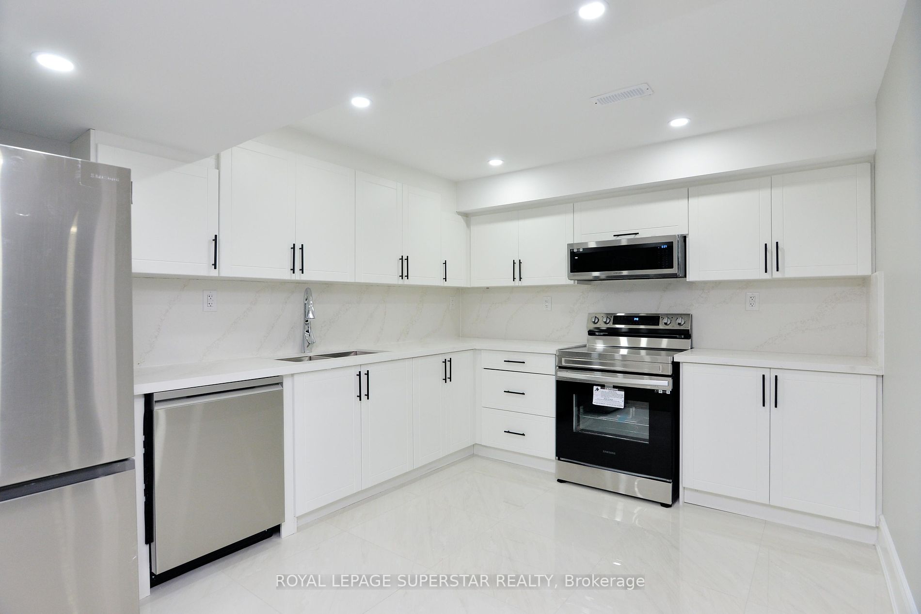 108 Rugman Cres