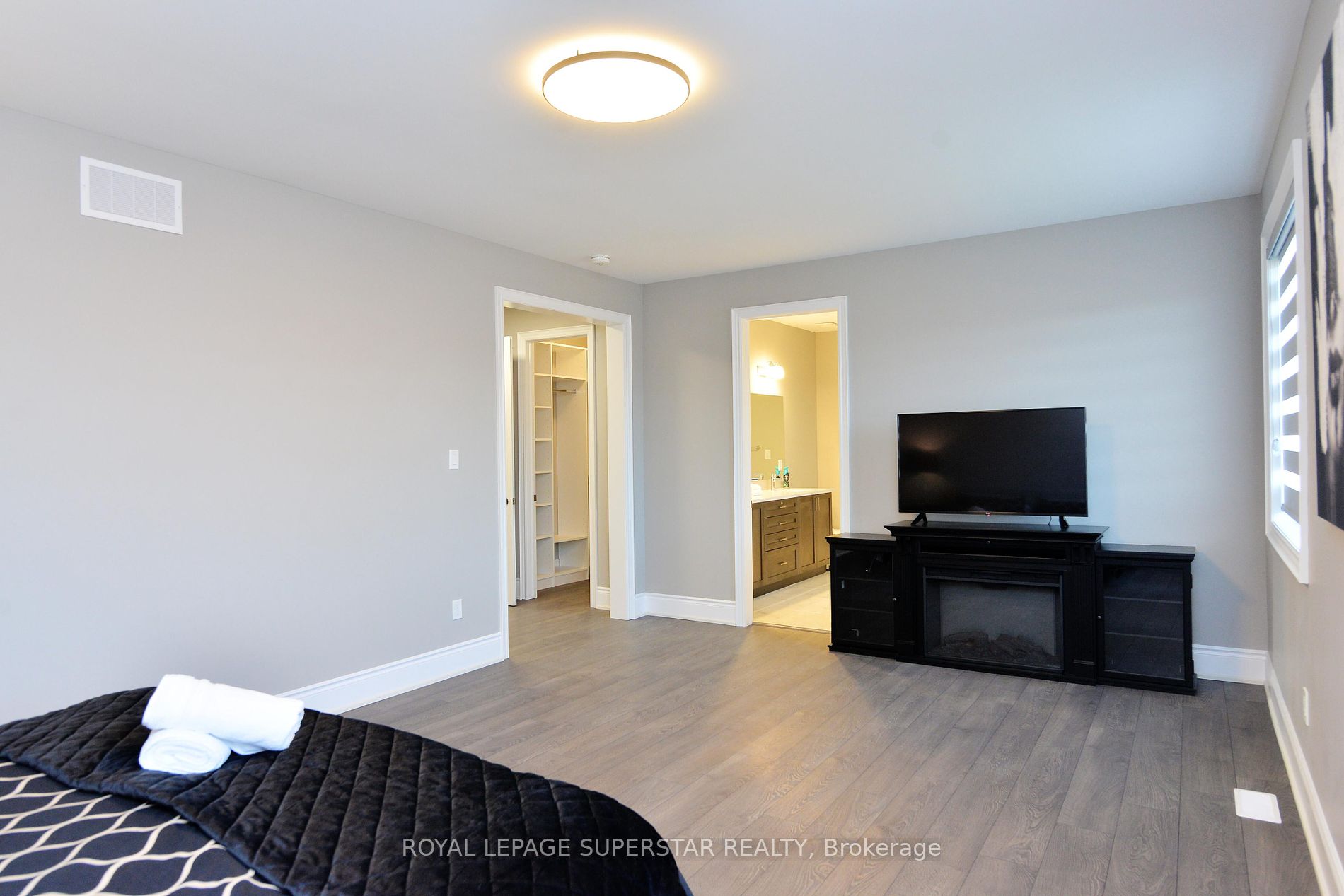 108 Rugman Cres