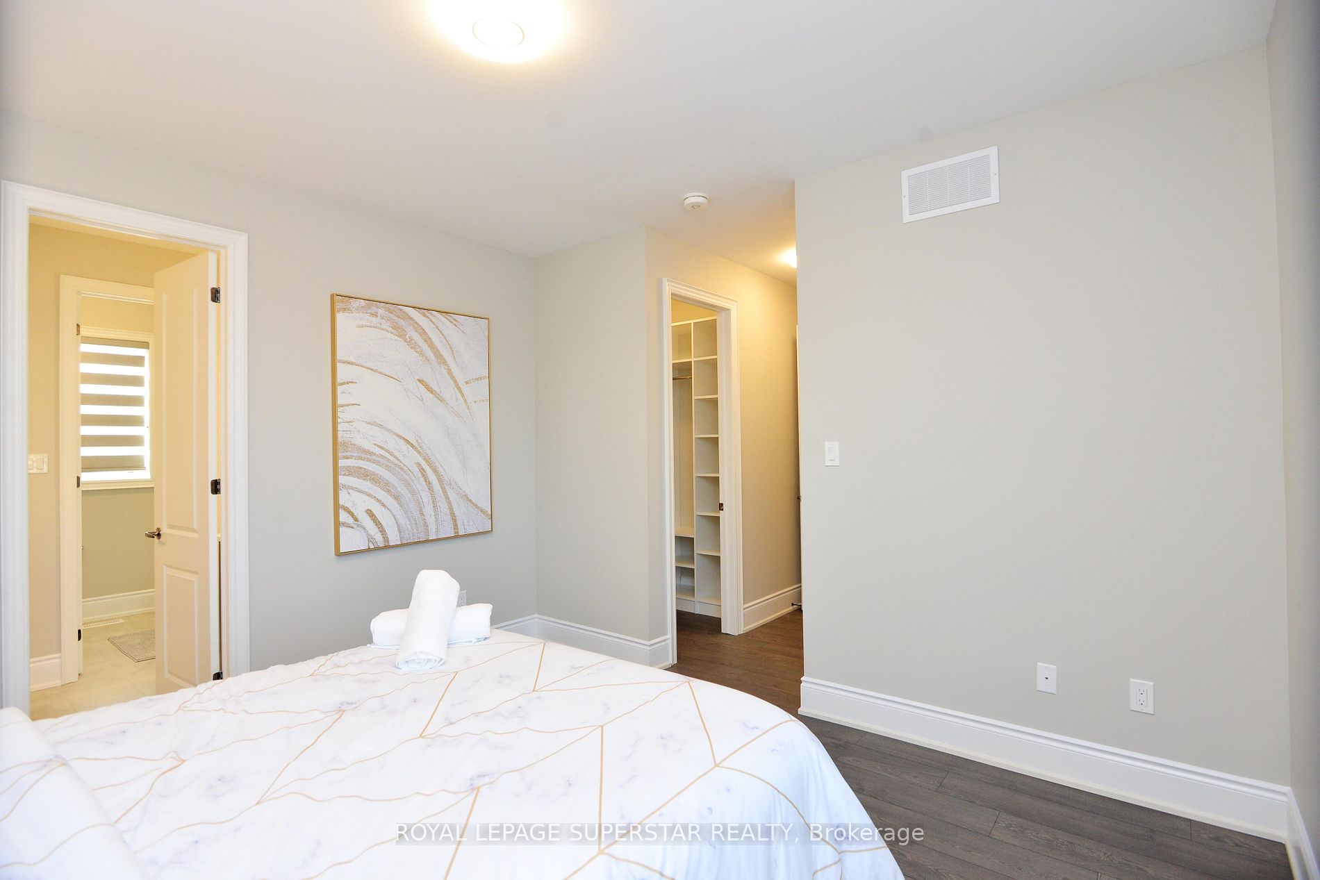108 Rugman Cres
