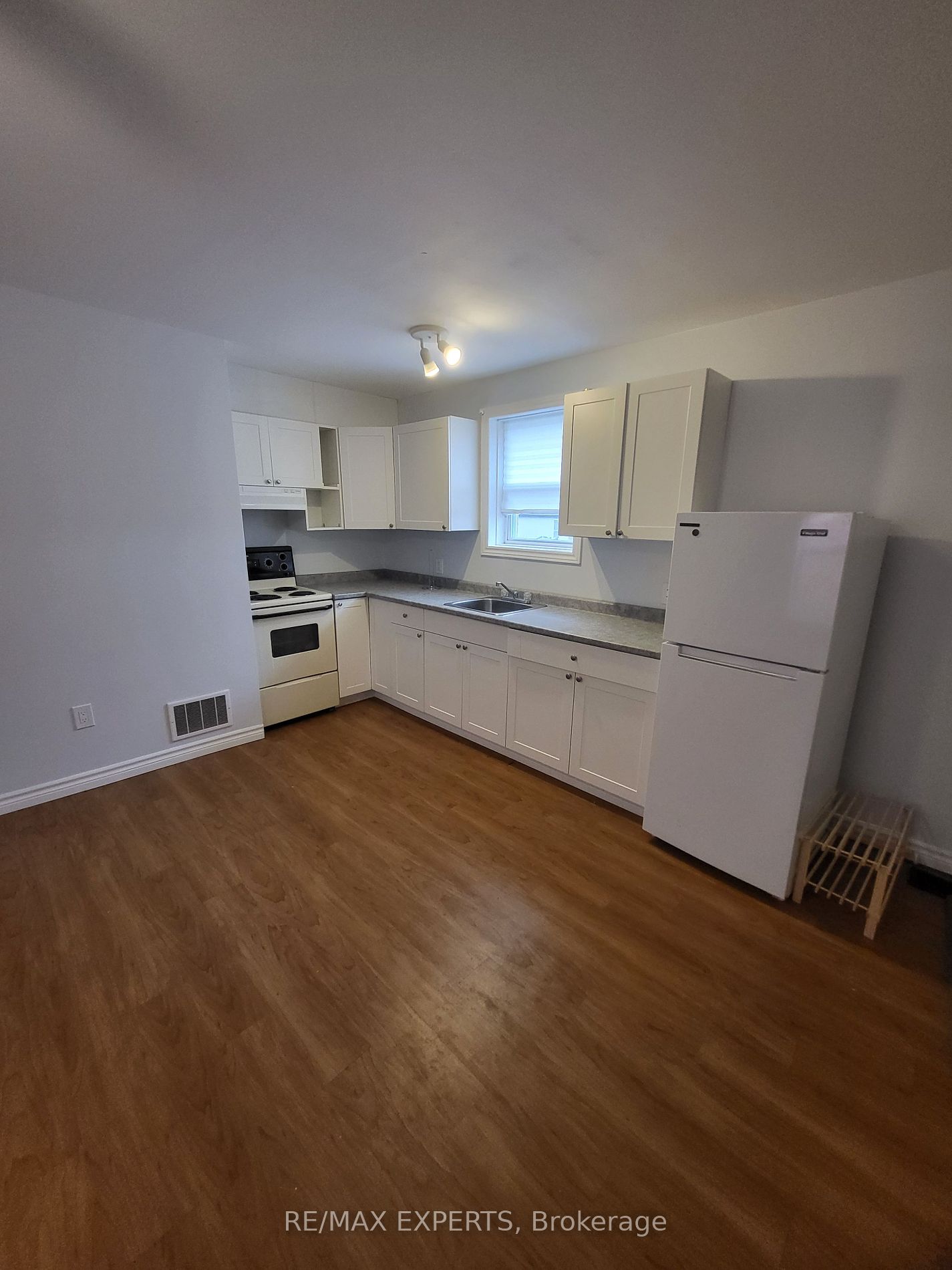 62 West Street S